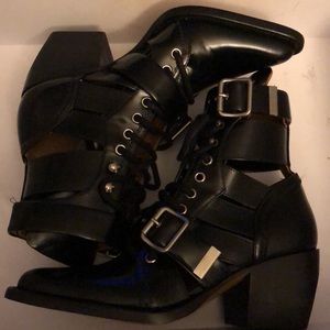 *New with tags* Gorgeous Black CHLOE Rylee Ankle Boots size 6.5 Versatile & chic